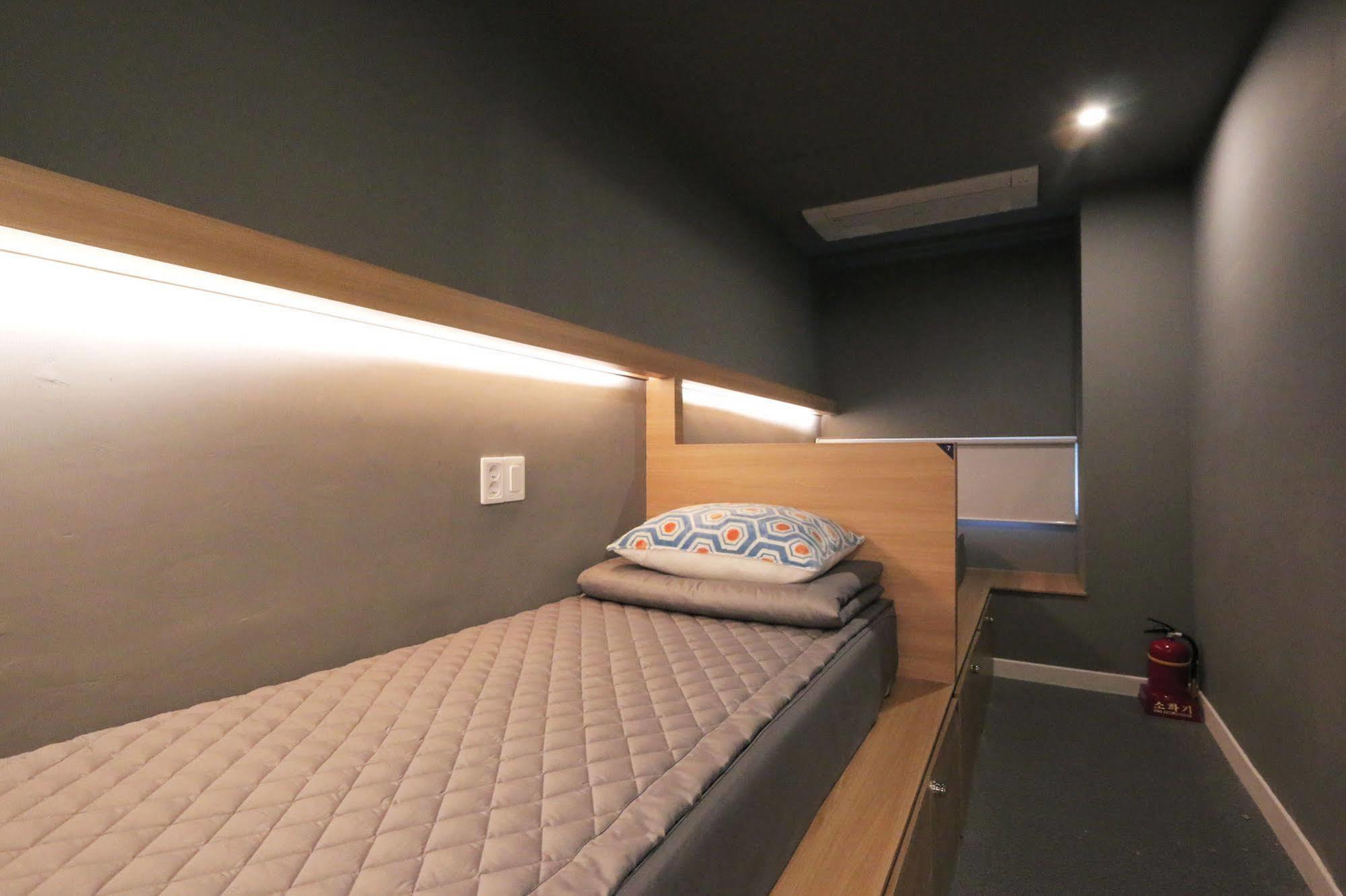 Blueboat Hostel Чонджу Екстер'єр фото