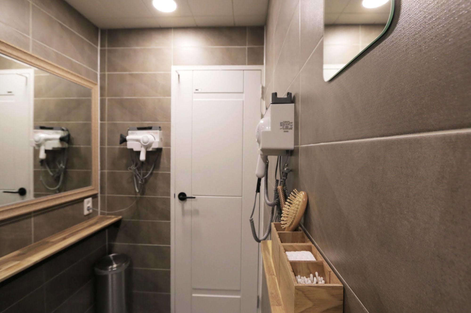 Blueboat Hostel Чонджу Екстер'єр фото
